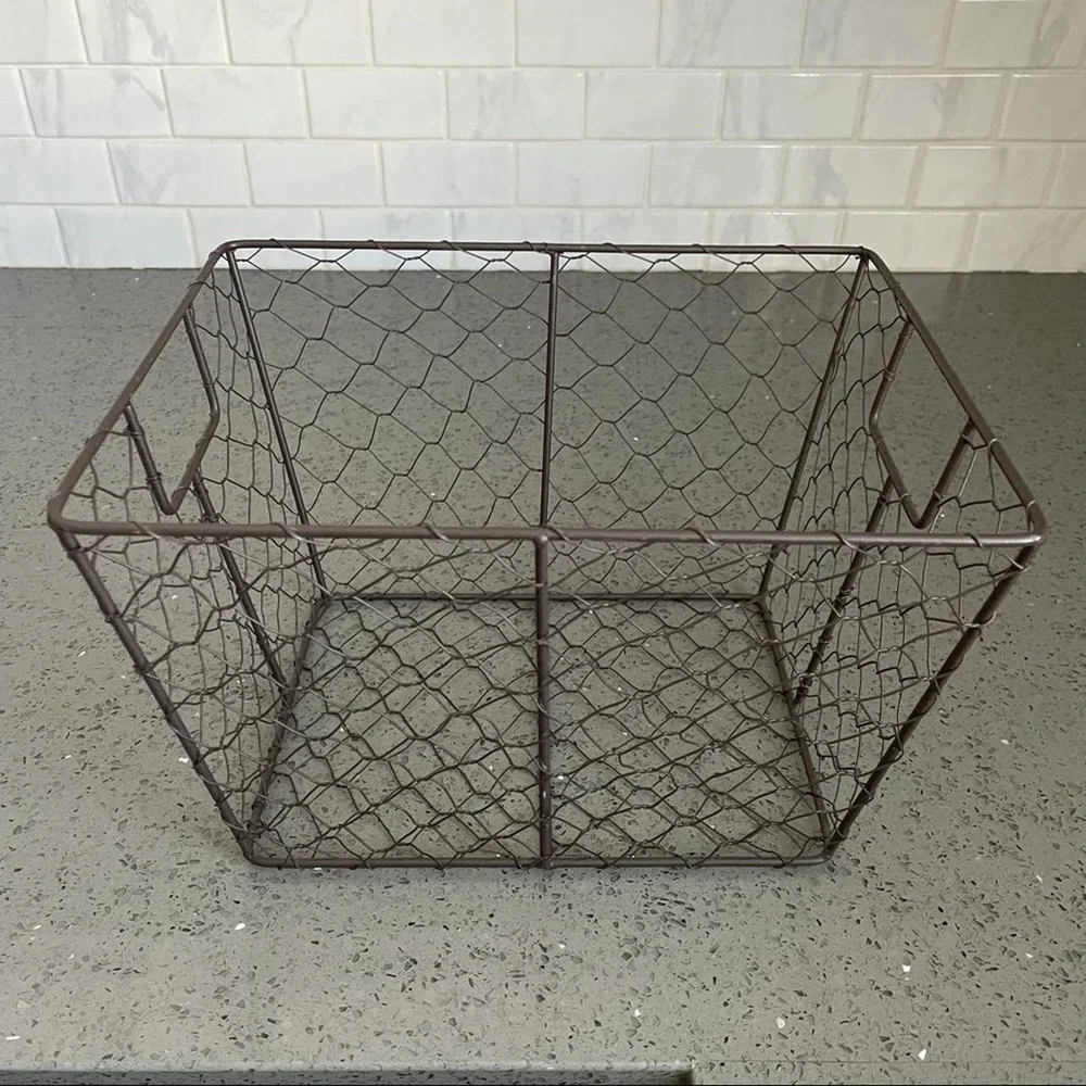 Farmhouse Chicken Wire Storage Decor Baskets Set of 2 with 1 with Canvas Liner